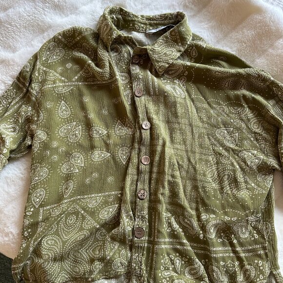 ZARA SAGE GREEN Light Airy Bandana Print Button Up Half Sleeve - Picture 3 of 5
